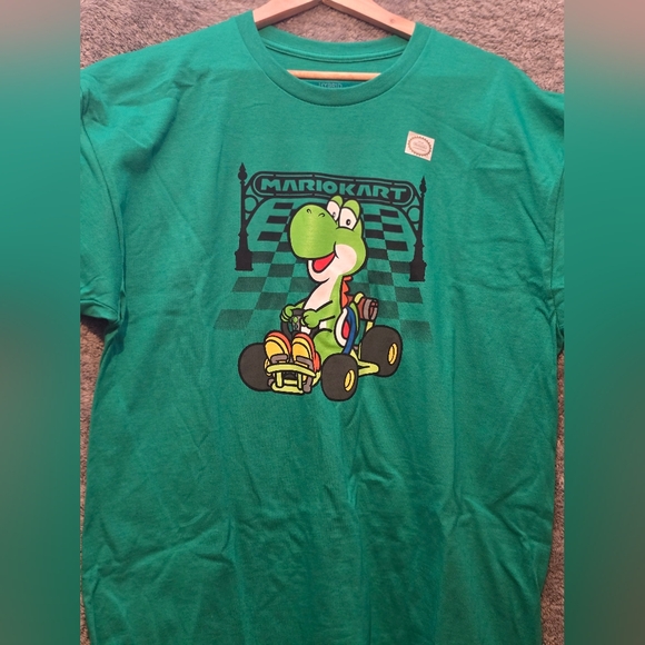 Nintendo Mario Kart Graphic T-shirt in Green with Yoshi and Checkered Finishline - Picture 2 of 3